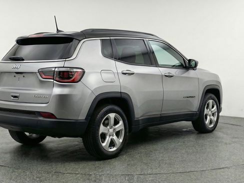 Used 2025 Jeep Compass Limited AWD/4WD image 9
