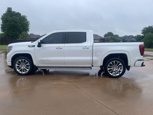 Used 2024 GMC Sierra 1500 Denali AWD/4WD image 8