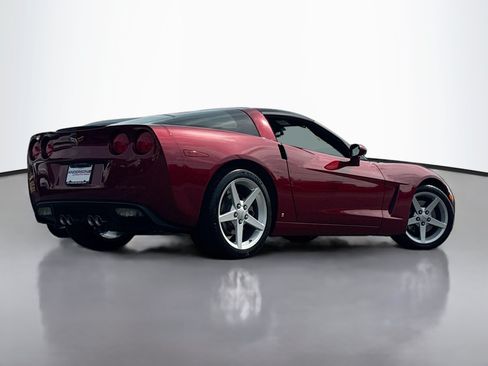 Used 2007 Chevrolet Corvette Coupe w/ Preferred Equipment Group RWD image 2