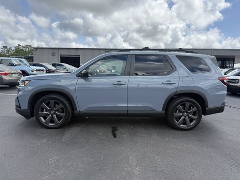Used 2023 Honda Pilot Sport image 8