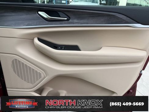 New 2025 Jeep Grand Cherokee L Limited image 31