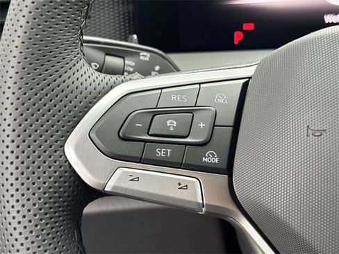 New 2026 Volkswagen Tiguan SE R-Line image 8