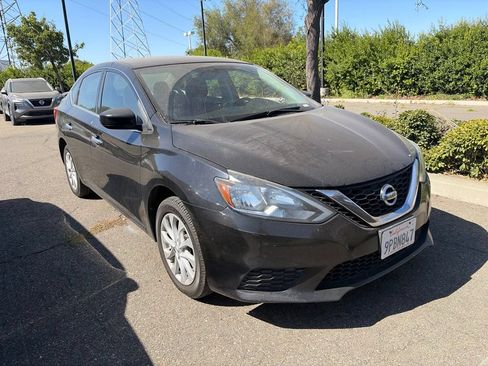 Used 2018 Nissan Sentra SV FWD image 1