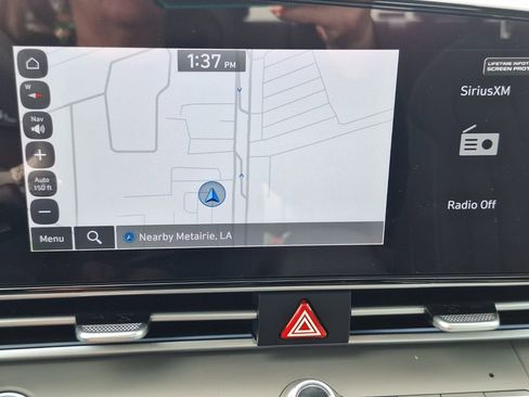 Used 2025 Hyundai Elantra SEL image 16