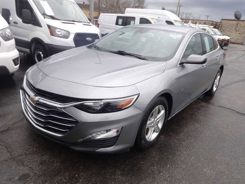 Used 2024 Chevrolet Malibu LT image 2