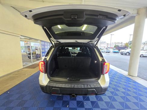 Used 2022 Ford Explorer Timberline w/ Timberline Technology Package image 7