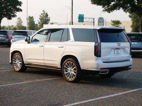 Used 2023 Cadillac Escalade Premium Luxury w/ Performance Package AWD/4WD image 7
