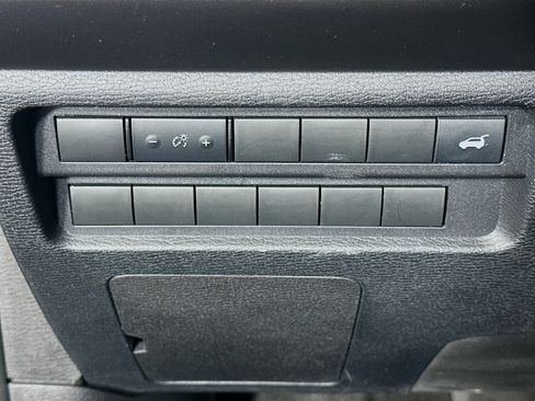 Used 2024 Mitsubishi Outlander SE image 16