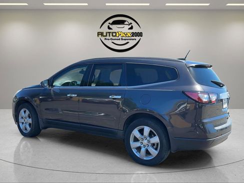 Used 2016 Chevrolet Traverse LT w/ Style and Technology Package FWD image 5