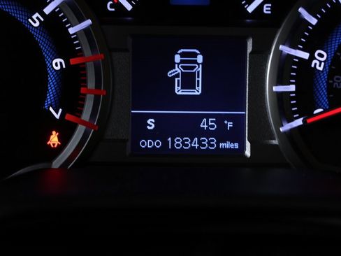 Used 2016 Toyota 4Runner SR5 image 26