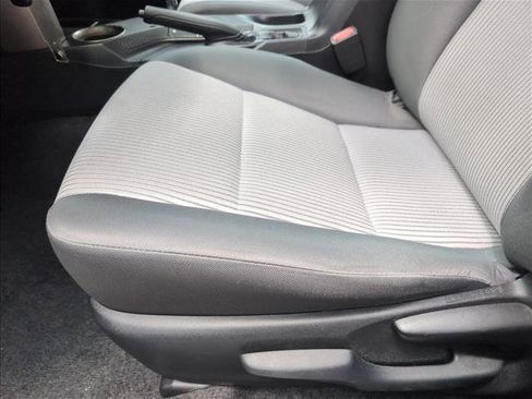 Used 2013 Toyota RAV4 LE AWD/4WD image 11