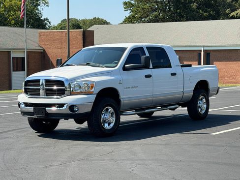 Used 2006 Dodge Ram 2500 Truck SLT AWD/4WD image 1