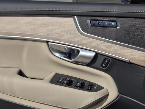 New 2026 Volvo XC90 B5 Plus image 25