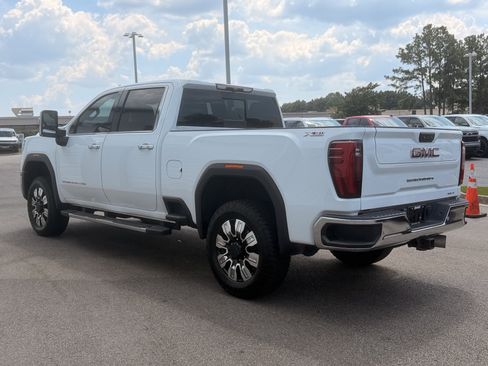 Used 2024 GMC Sierra 2500 SLT w/ SLT Premium Package AWD/4WD image 10