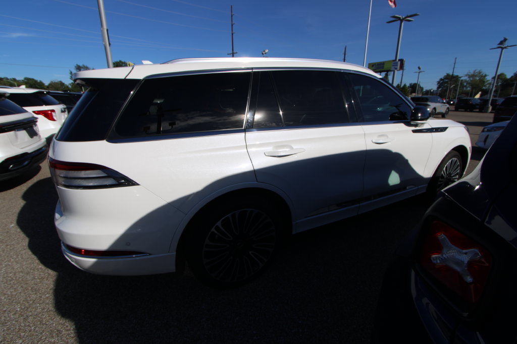 Used 2024 Lincoln Aviator Black Label AWD/4WD image 16