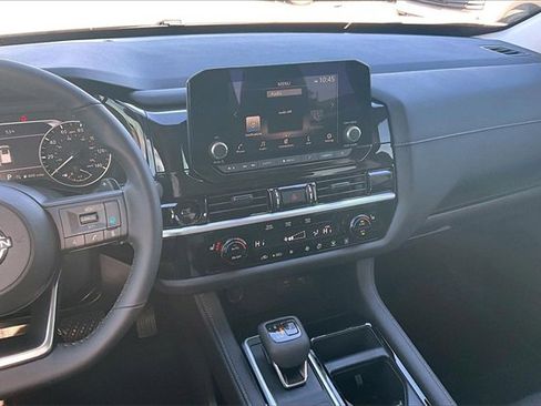 New 2025 Nissan Pathfinder SV image 6