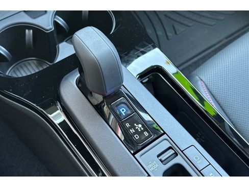 Used 2026 Toyota Prius Plug-In Hybrid FWD image 22
