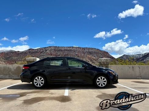 Used 2024 Toyota Corolla LE image 3