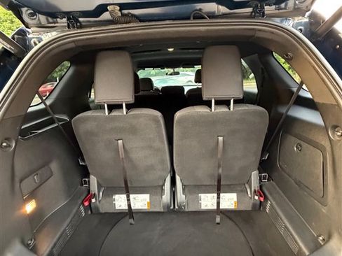 Used 2017 Ford Explorer XLT w/ Equipment Group 201A AWD/4WD image 15