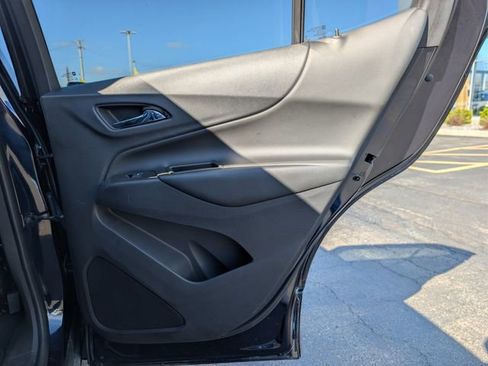 Used 2020 Chevrolet Equinox LT image 18