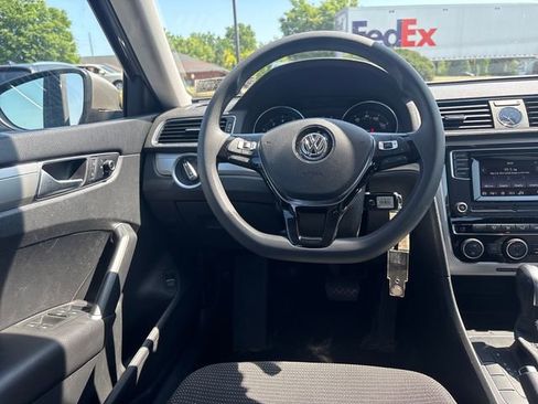 Used 2016 Volkswagen Passat 1.8T S FWD image 13