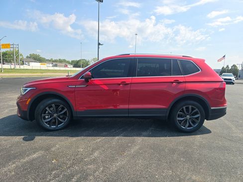 Used 2023 Volkswagen Tiguan SE FWD image 12