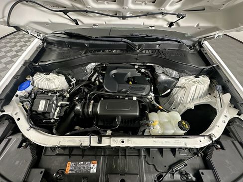 Used 2020 Ford Explorer XLT image 35