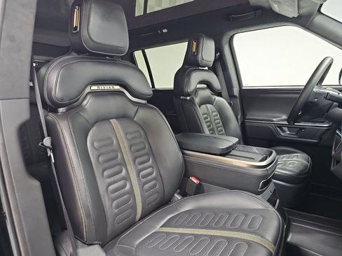 Used 2025 Rivian R1S Adventure AWD/4WD image 24