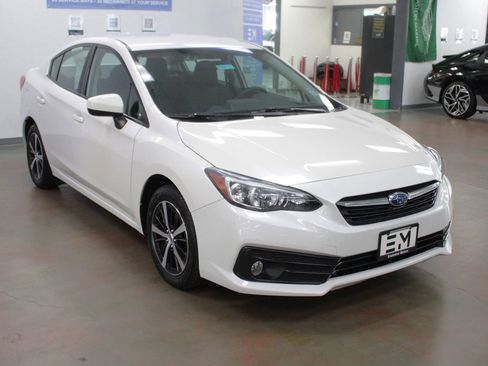 Used 2023 Subaru Impreza 2.0i Premium image 3