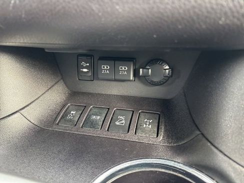 Used 2019 Toyota Highlander LE image 35