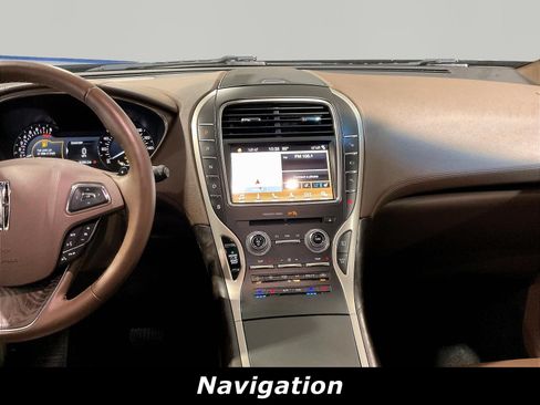 Used 2018 Lincoln MKX Reserve w/ Driver Assistance Package FWD image 9
