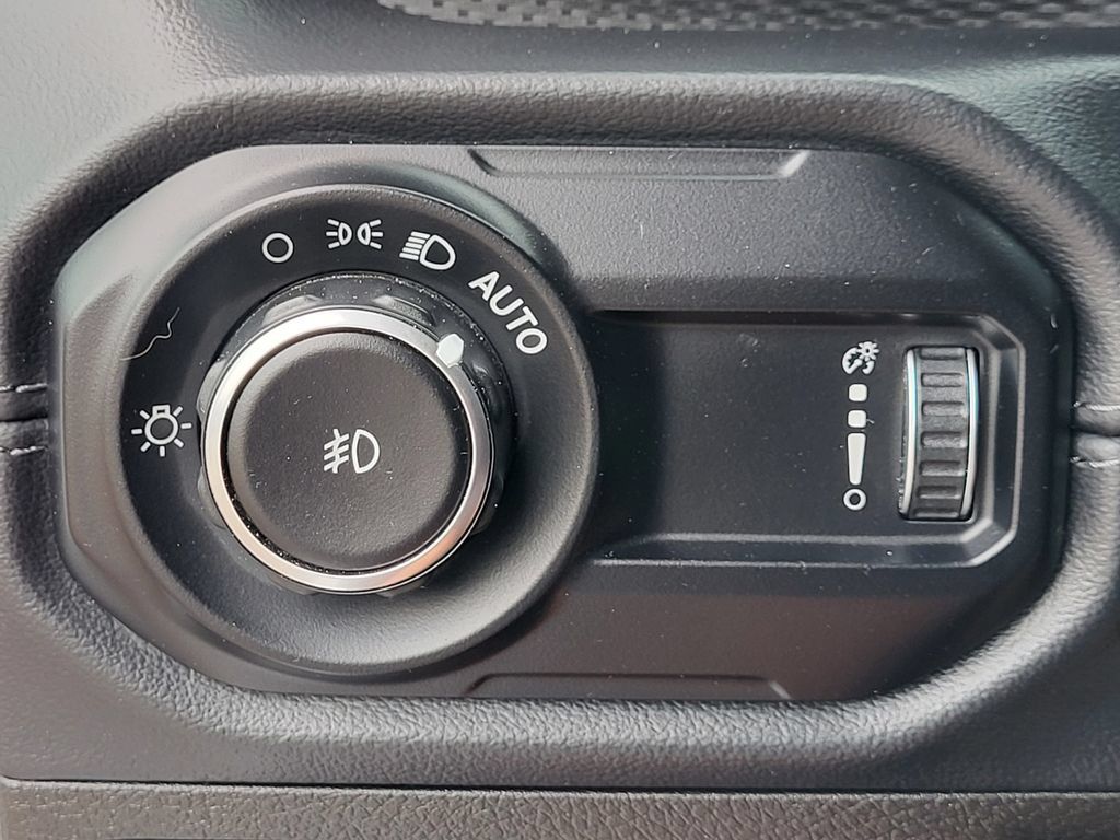 Used 2024 Jeep Wrangler Unlimited Rubicon 4xe AWD/4WD image 25