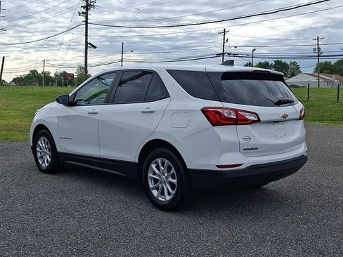 Used 2021 Chevrolet Equinox LS w/ LS Convenience Package FWD image 4