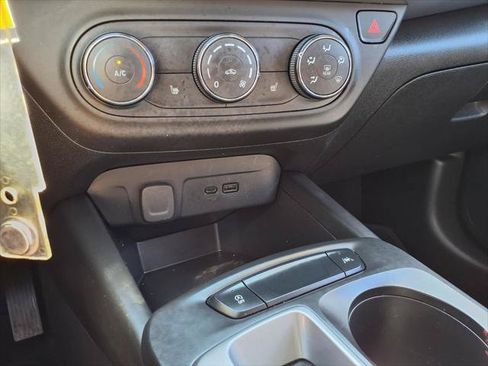 Used 2024 Chevrolet Trax LS w/ LS Convenience Package FWD image 16