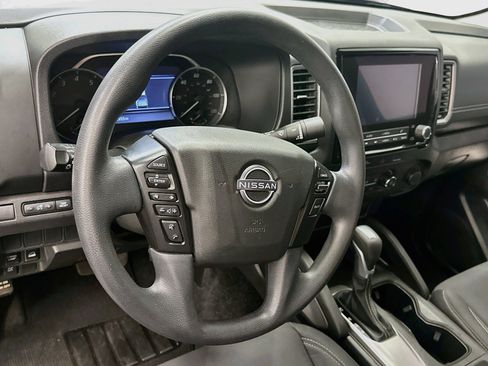 Used 2023 Nissan Frontier SV AWD/4WD image 18