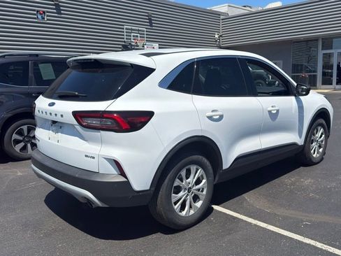 Used 2024 Ford Escape Active AWD/4WD image 3