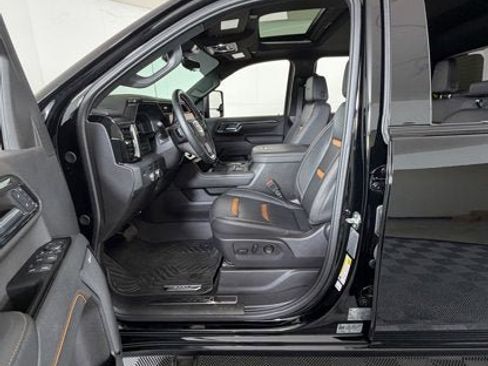 Used 2024 GMC Sierra 2500 AT4 w/ AT4 Premium Plus Package AWD/4WD image 8