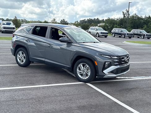 Certified 2025 Hyundai Tucson SE FWD image 31