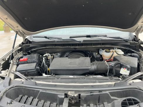 Used 2024 Chevrolet Suburban LT image 26