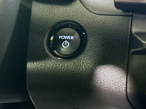 Used 2025 Toyota Camry SE FWD image 20