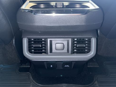 Used 2021 Ford F150 Lariat AWD/4WD image 39