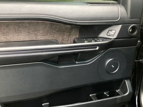 Used 2019 Ford Expedition Limited AWD/4WD image 10