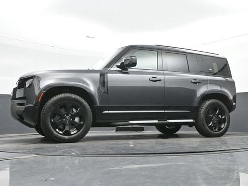Used 2023 Land Rover Defender 110 X-Dynamic SE AWD/4WD image 16