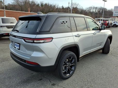 New 2025 Jeep Grand Cherokee Limited image 4