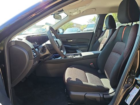 New 2026 Nissan Sentra SR FWD image 11