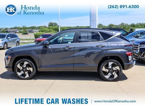 Used 2024 Hyundai Kona Limited AWD/4WD image 2