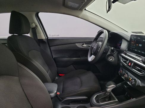 Used 2021 Kia Forte LXS FWD image 21