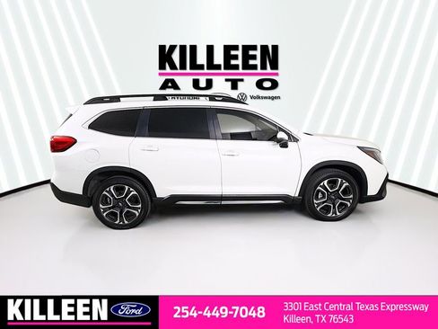 Used 2023 Subaru Ascent Limited image 9