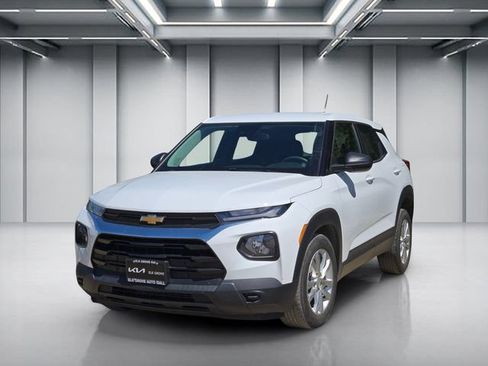 Used 2022 Chevrolet TrailBlazer LS FWD image 3