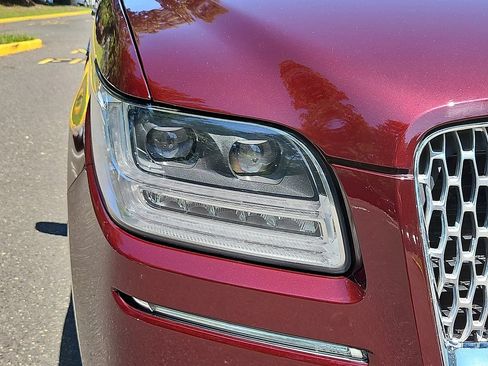 Used 2019 Lincoln Navigator Reserve AWD/4WD image 10